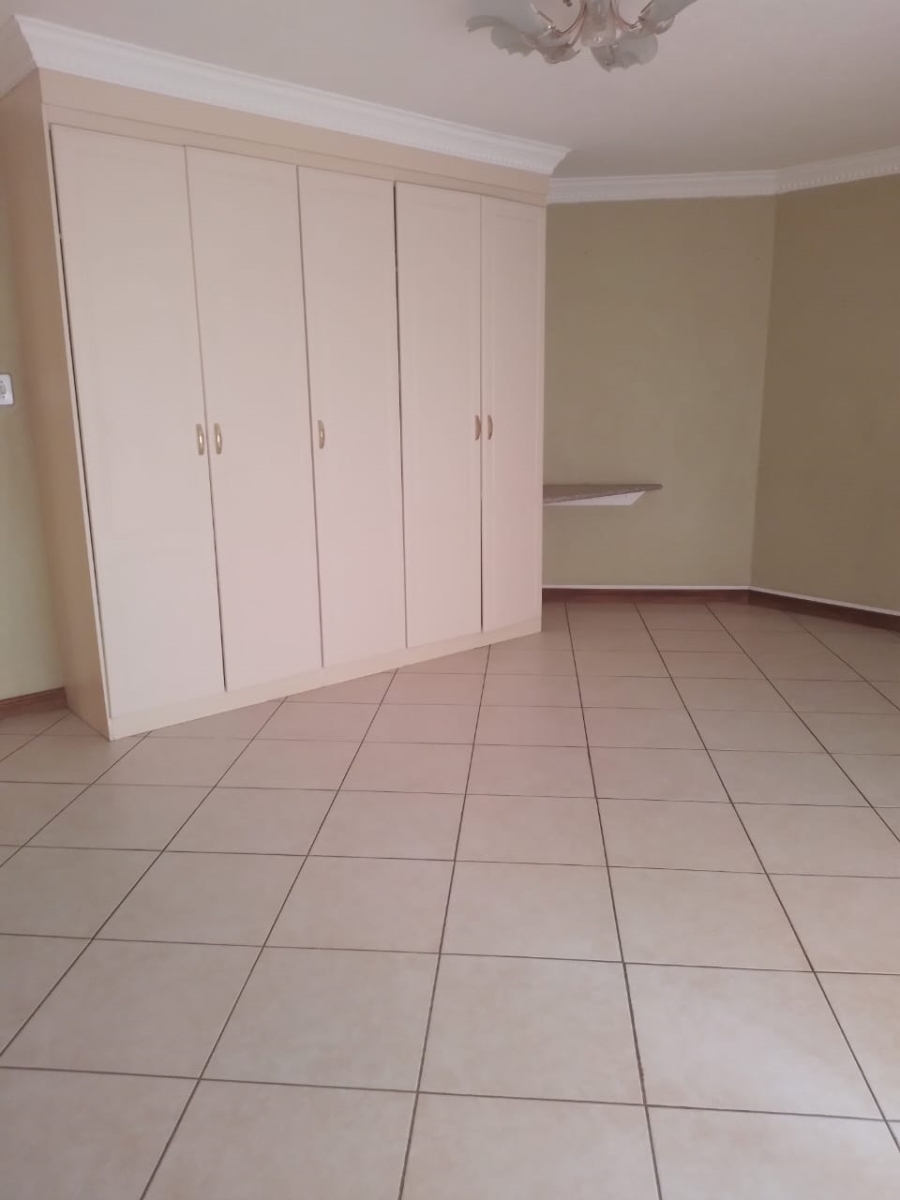 6 Bedroom Property for Sale in Die Heuwel Mpumalanga