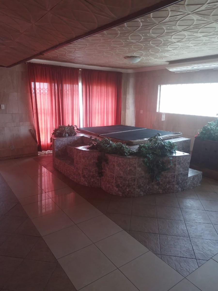 6 Bedroom Property for Sale in Die Heuwel Mpumalanga