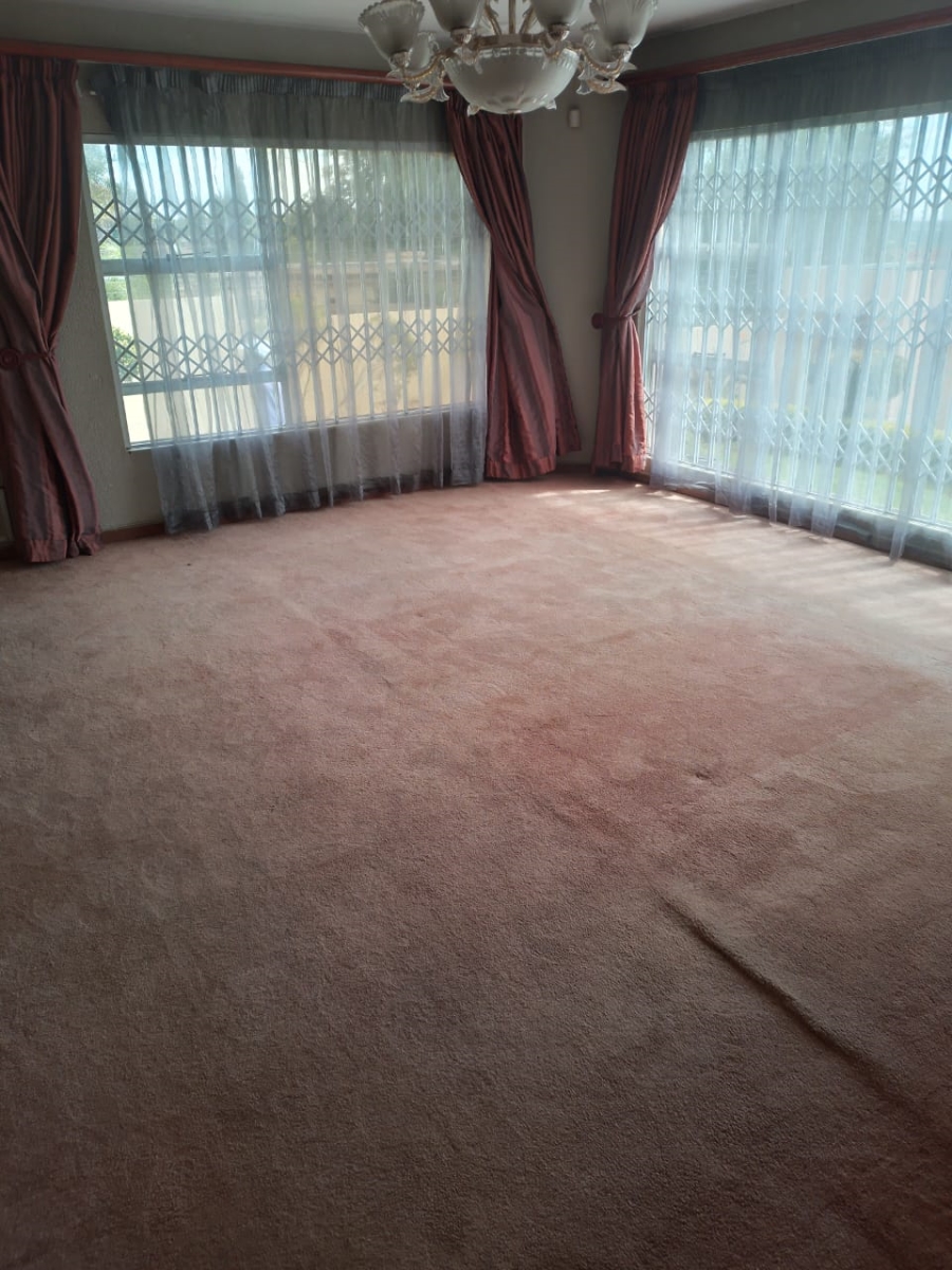 6 Bedroom Property for Sale in Die Heuwel Mpumalanga