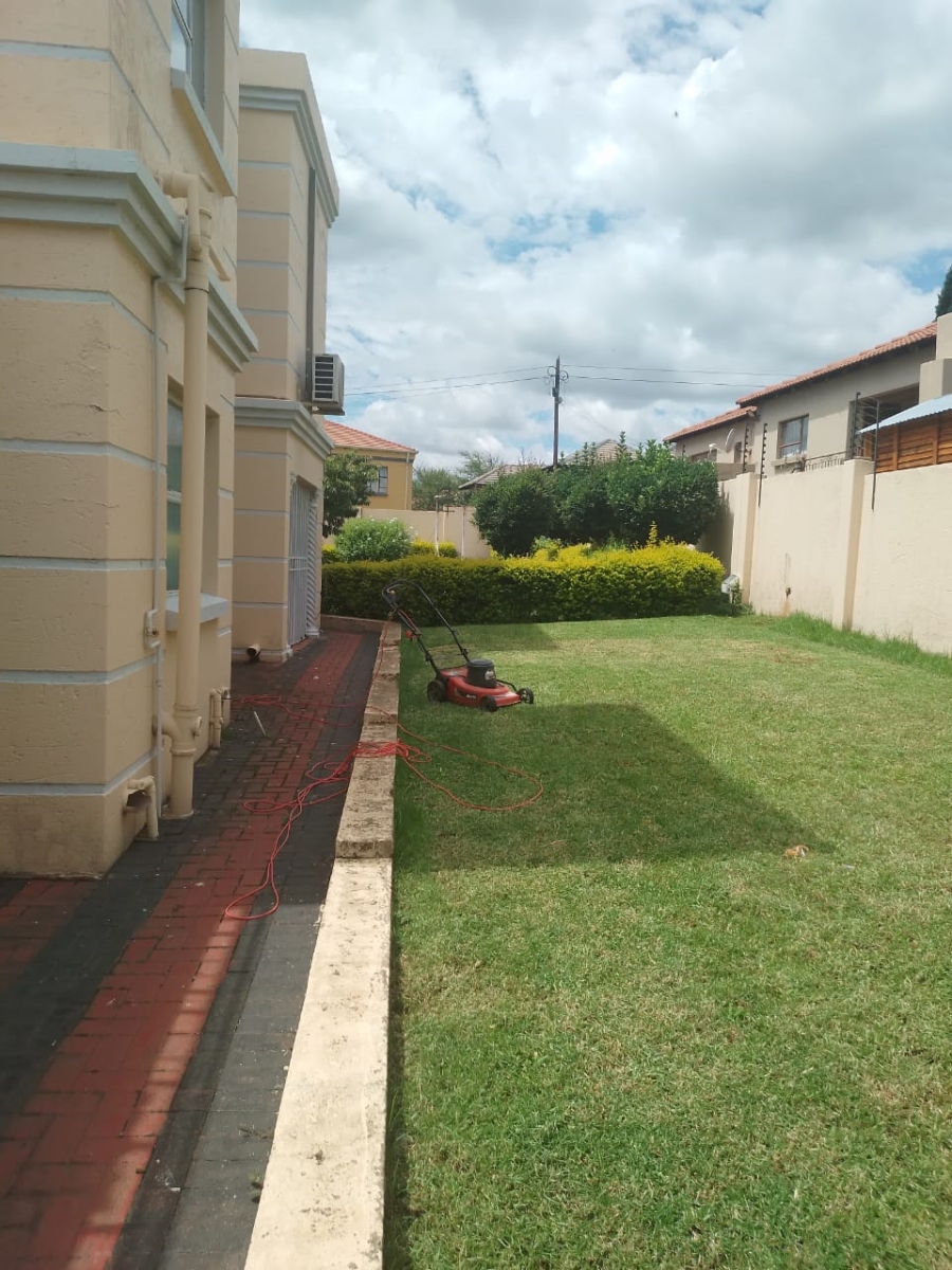 6 Bedroom Property for Sale in Die Heuwel Mpumalanga