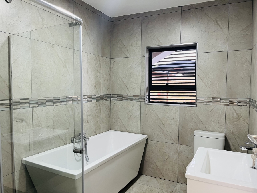 To Let 2 Bedroom Property for Rent in Middelburg Central Mpumalanga