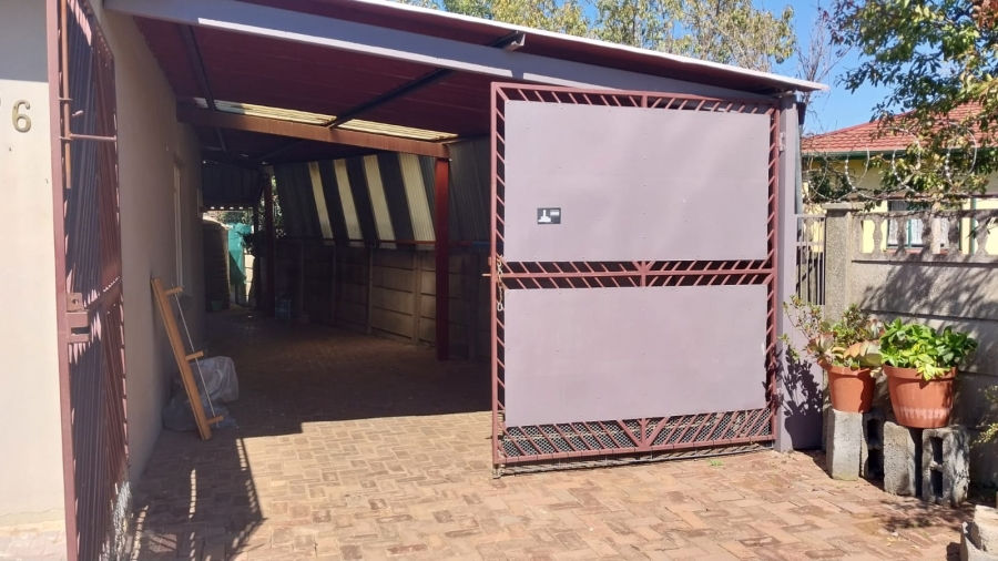 7 Bedroom Property for Sale in Eloff Mpumalanga