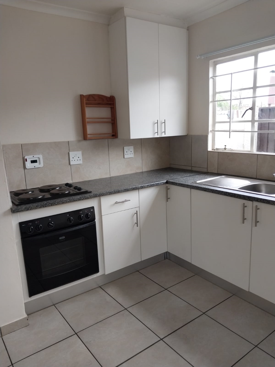 7 Bedroom Property for Sale in Eloff Mpumalanga