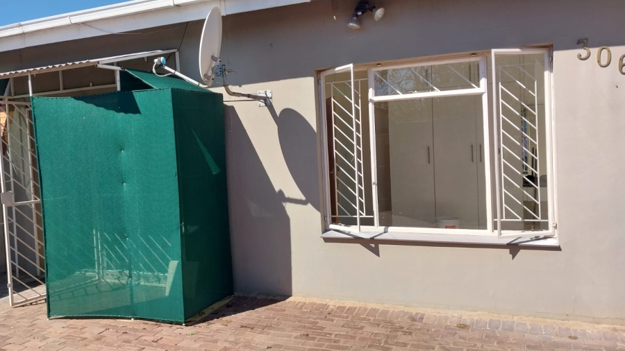 7 Bedroom Property for Sale in Eloff Mpumalanga