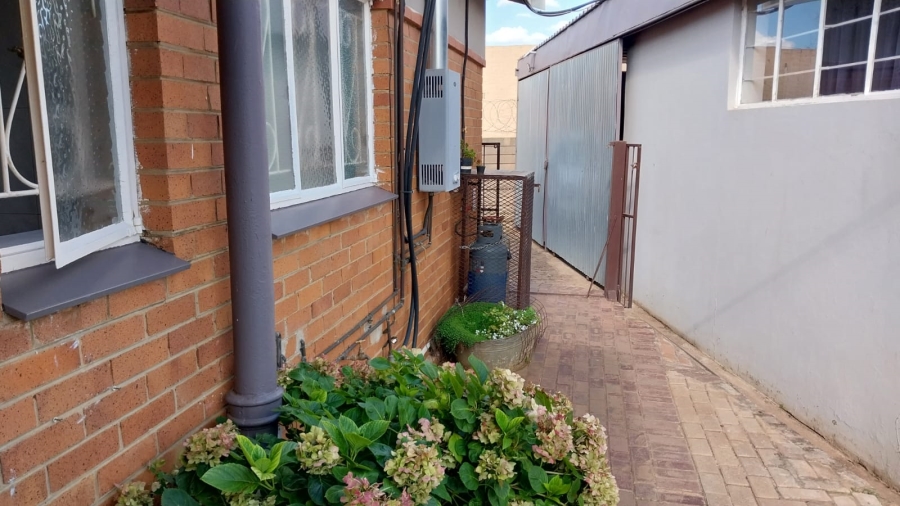 7 Bedroom Property for Sale in Eloff Mpumalanga