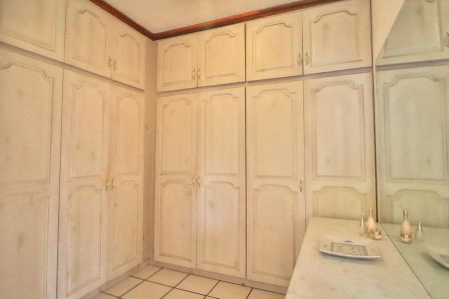 5 Bedroom Property for Sale in White River Mpumalanga