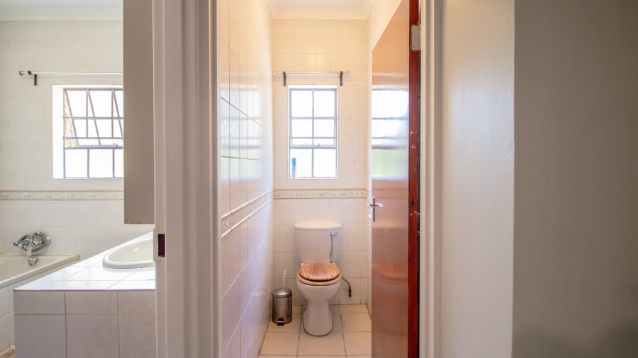 5 Bedroom Property for Sale in White River Estates Mpumalanga