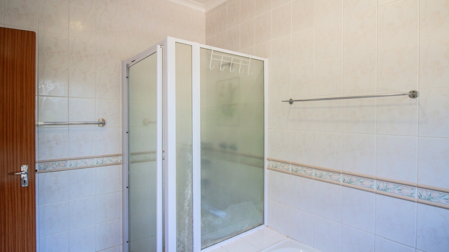 5 Bedroom Property for Sale in White River Estates Mpumalanga