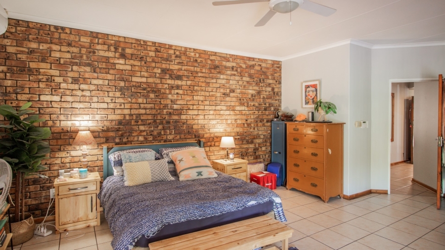 5 Bedroom Property for Sale in White River Estates Mpumalanga