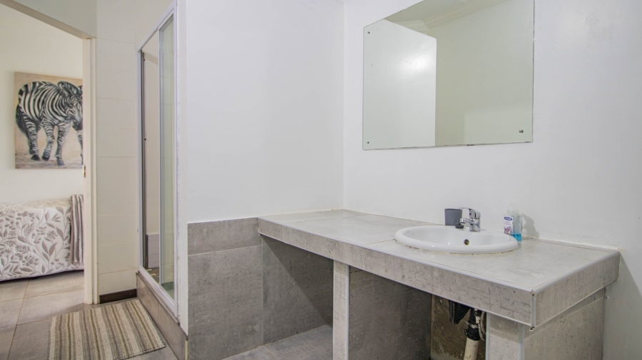 8 Bedroom Property for Sale in Colts Hill Mpumalanga