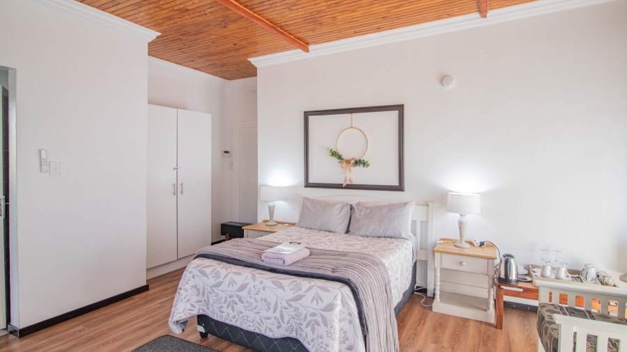 8 Bedroom Property for Sale in Colts Hill Mpumalanga