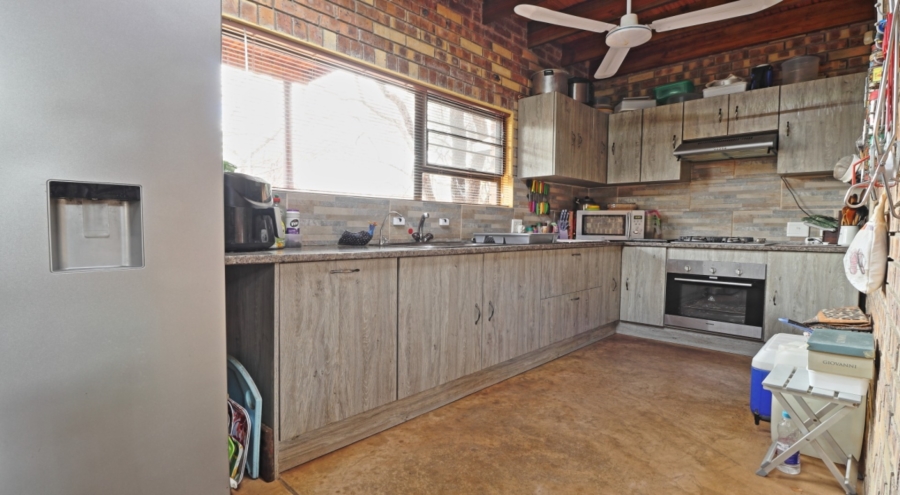 3 Bedroom Property for Sale in Marloth Park Mpumalanga