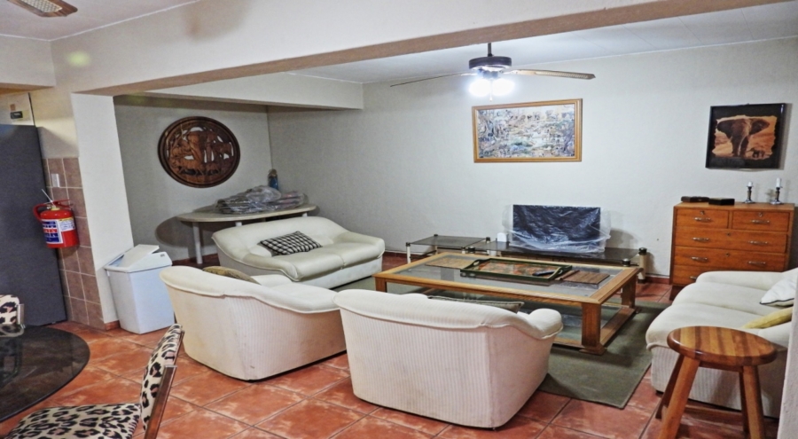 9 Bedroom Property for Sale in Marloth Park Mpumalanga