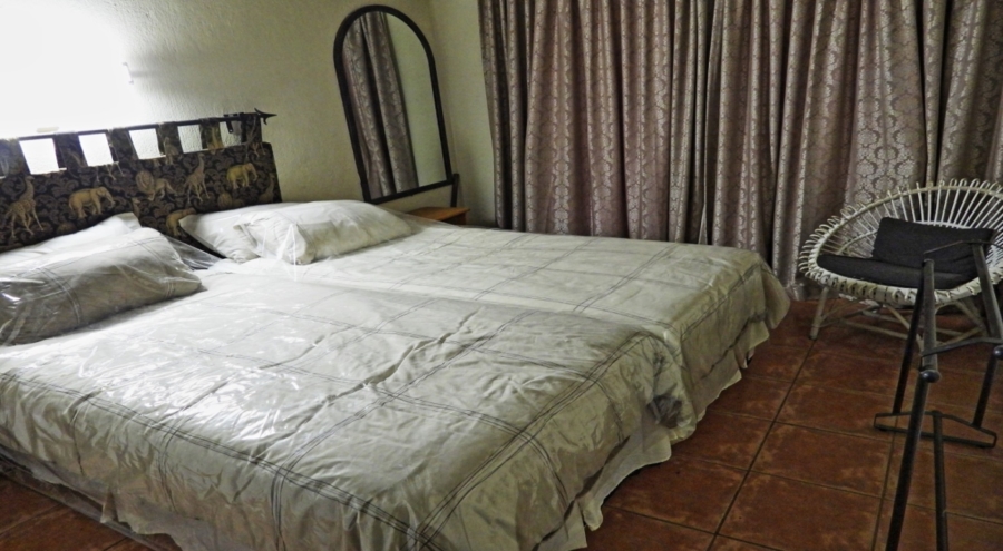 9 Bedroom Property for Sale in Marloth Park Mpumalanga