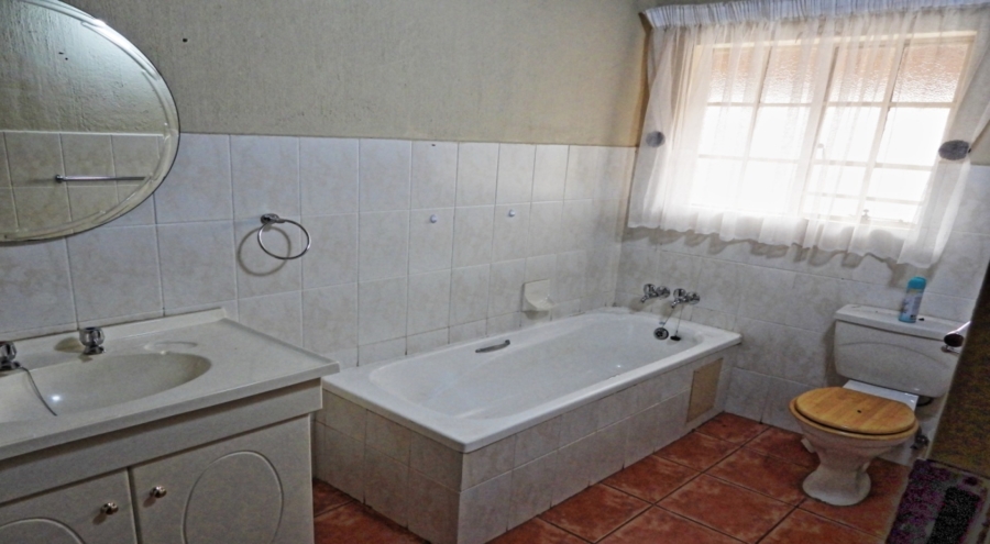 9 Bedroom Property for Sale in Marloth Park Mpumalanga