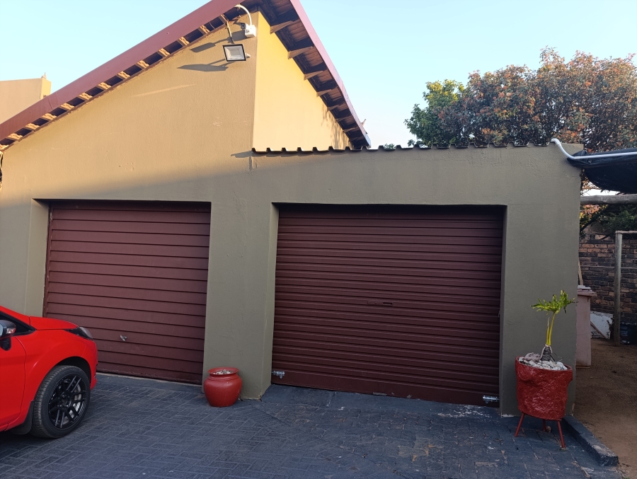 4 Bedroom Property for Sale in Die Heuwel Ext 1 Mpumalanga