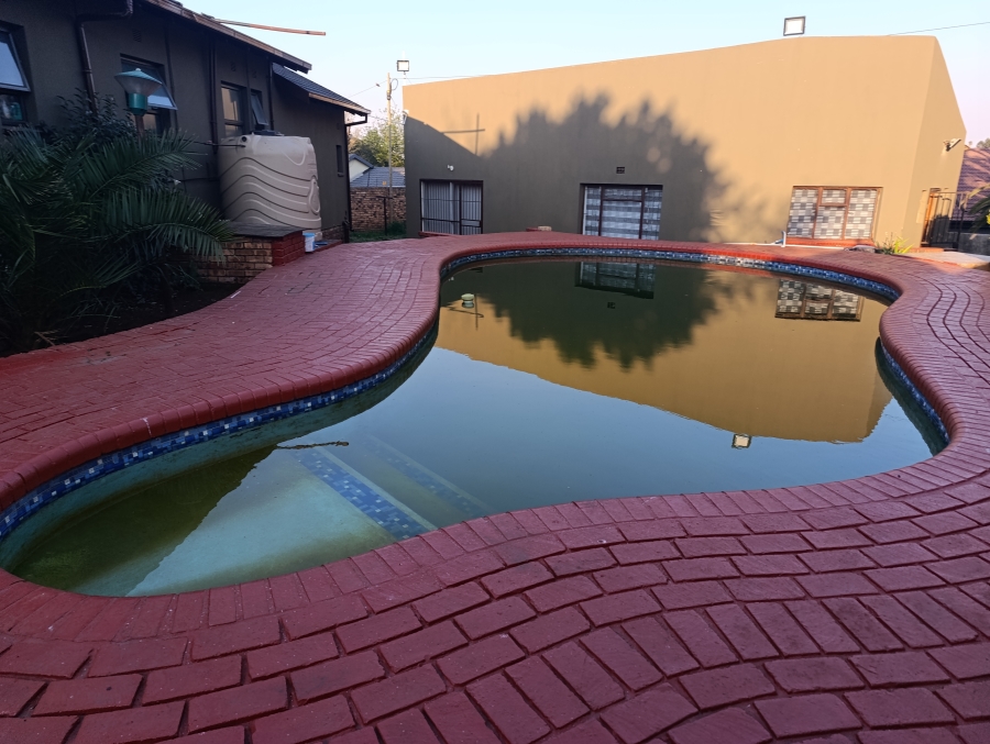 4 Bedroom Property for Sale in Die Heuwel Ext 1 Mpumalanga