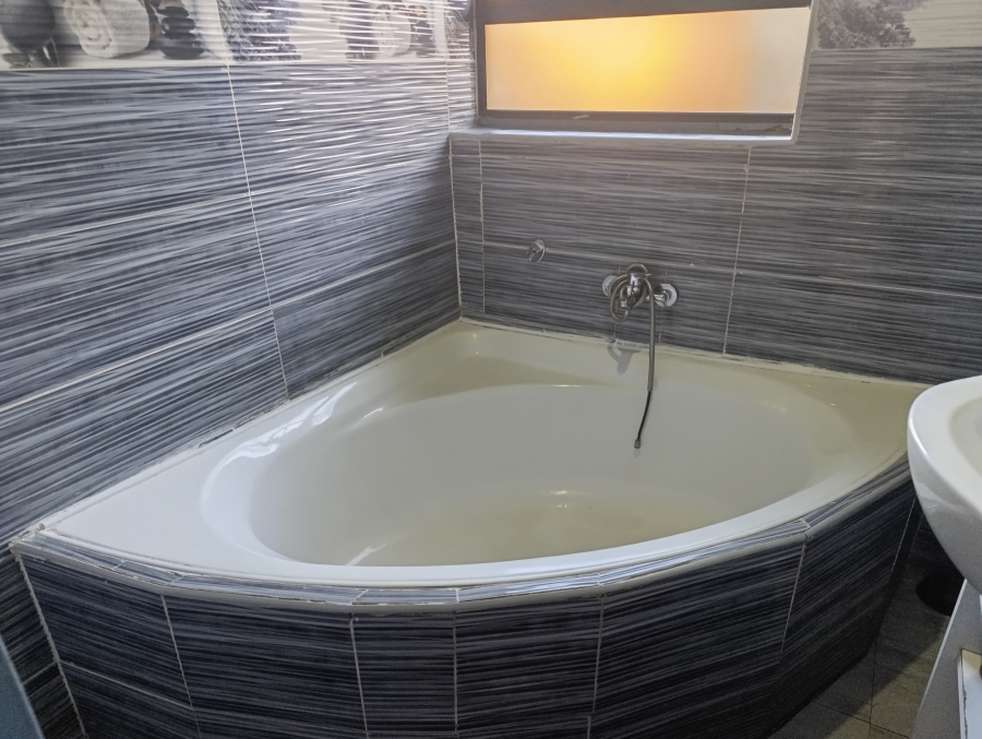 4 Bedroom Property for Sale in Die Heuwel Ext 1 Mpumalanga