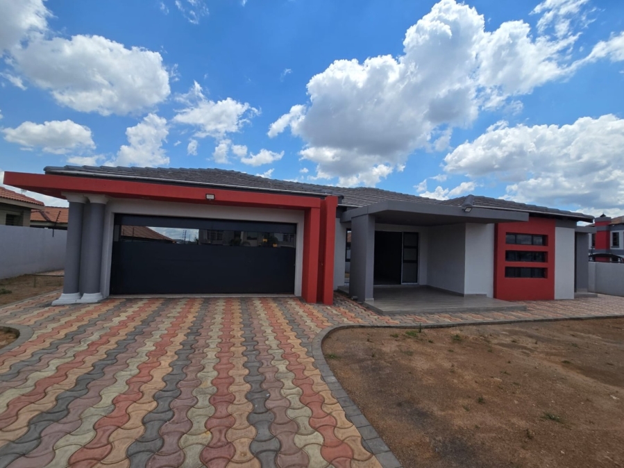 4 Bedroom Property for Sale in Aerorand Mpumalanga