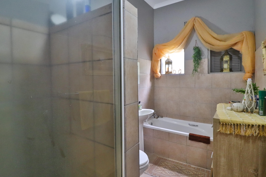 7 Bedroom Property for Sale in White River Mpumalanga