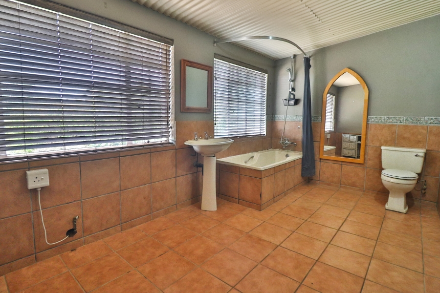 7 Bedroom Property for Sale in White River Mpumalanga