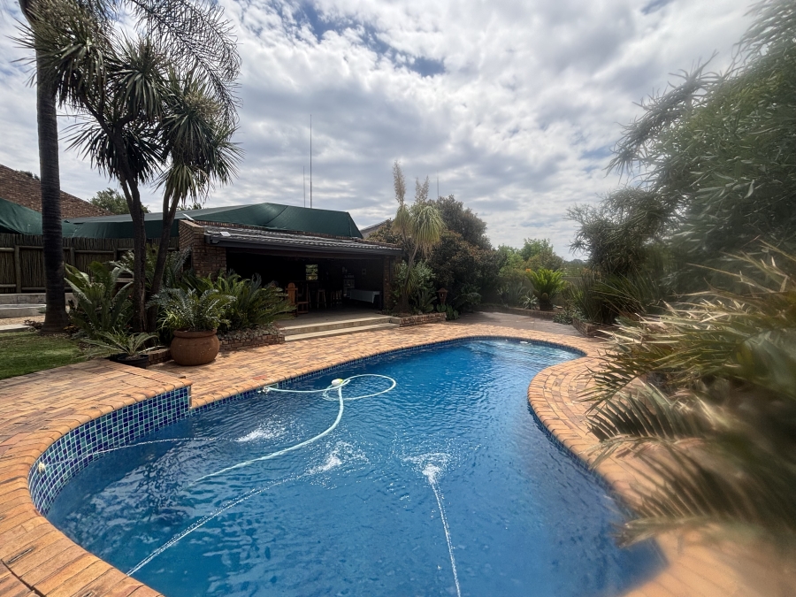 5 Bedroom Property for Sale in Reyno Ridge Mpumalanga