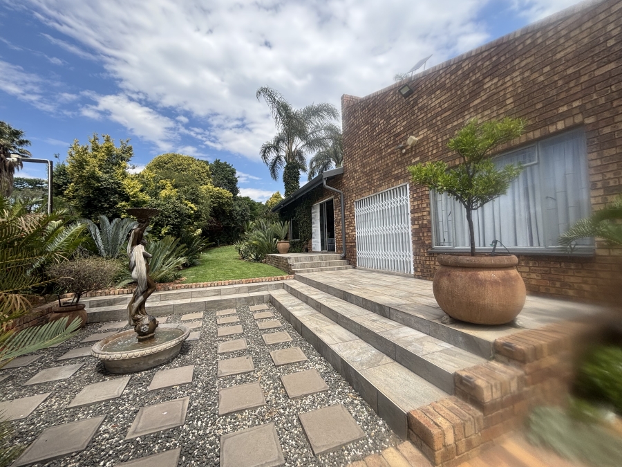 5 Bedroom Property for Sale in Reyno Ridge Mpumalanga