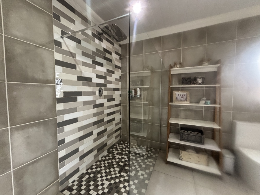 5 Bedroom Property for Sale in Reyno Ridge Mpumalanga