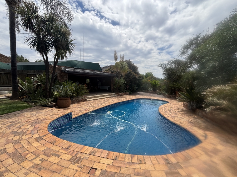 5 Bedroom Property for Sale in Reyno Ridge Mpumalanga