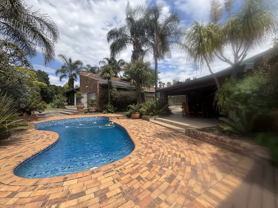 5 Bedroom Property for Sale in Reyno Ridge Mpumalanga