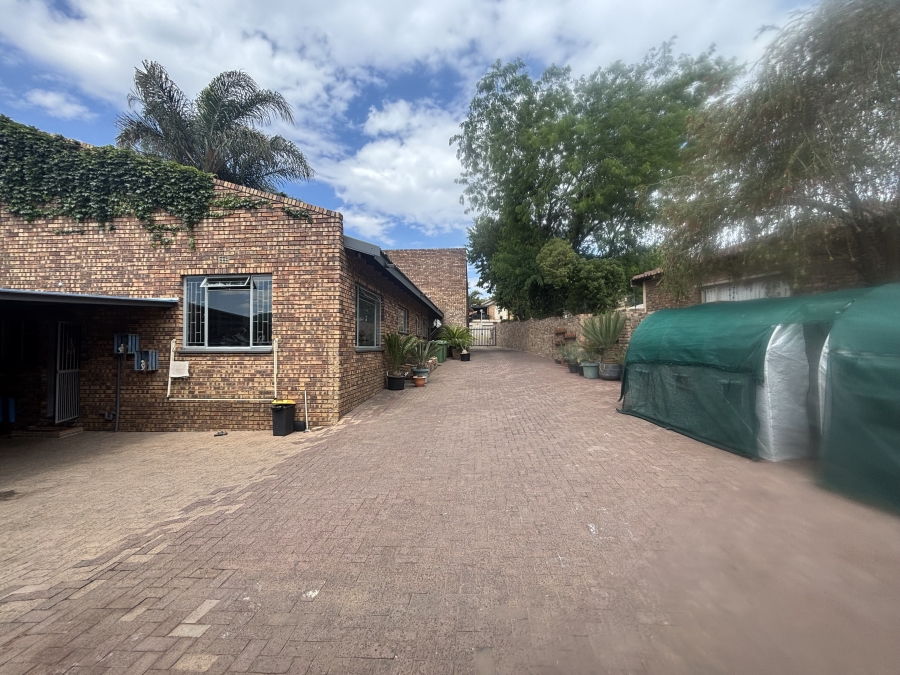 5 Bedroom Property for Sale in Reyno Ridge Mpumalanga