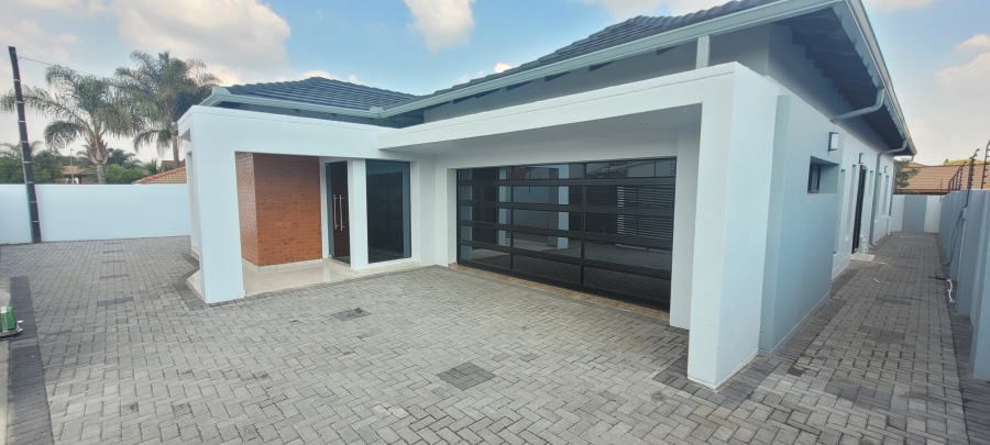 5 Bedroom Property for Sale in Aerorand Mpumalanga