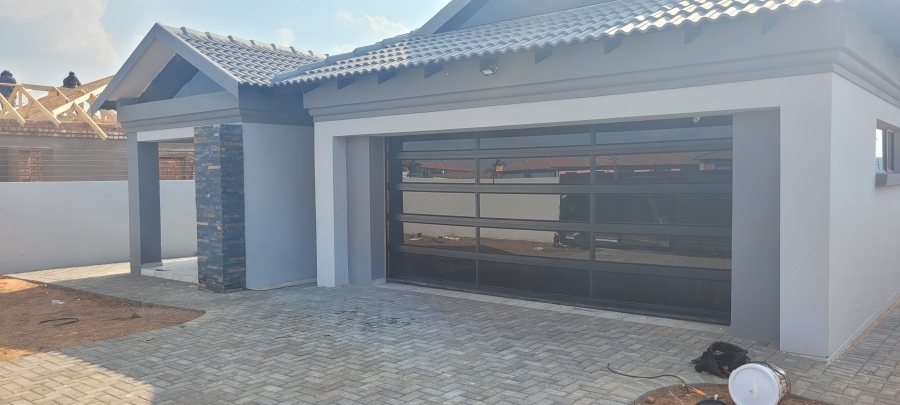4 Bedroom Property for Sale in Aerorand Mpumalanga