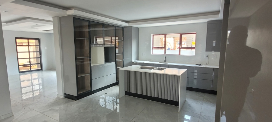 4 Bedroom Property for Sale in Aerorand Mpumalanga