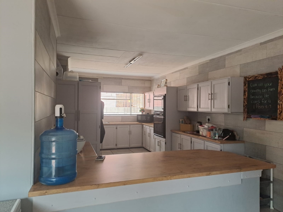 To Let 3 Bedroom Property for Rent in Ben Fleur Mpumalanga