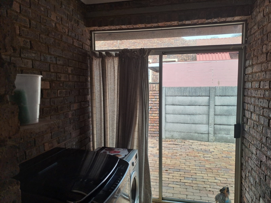 To Let 3 Bedroom Property for Rent in Ben Fleur Mpumalanga