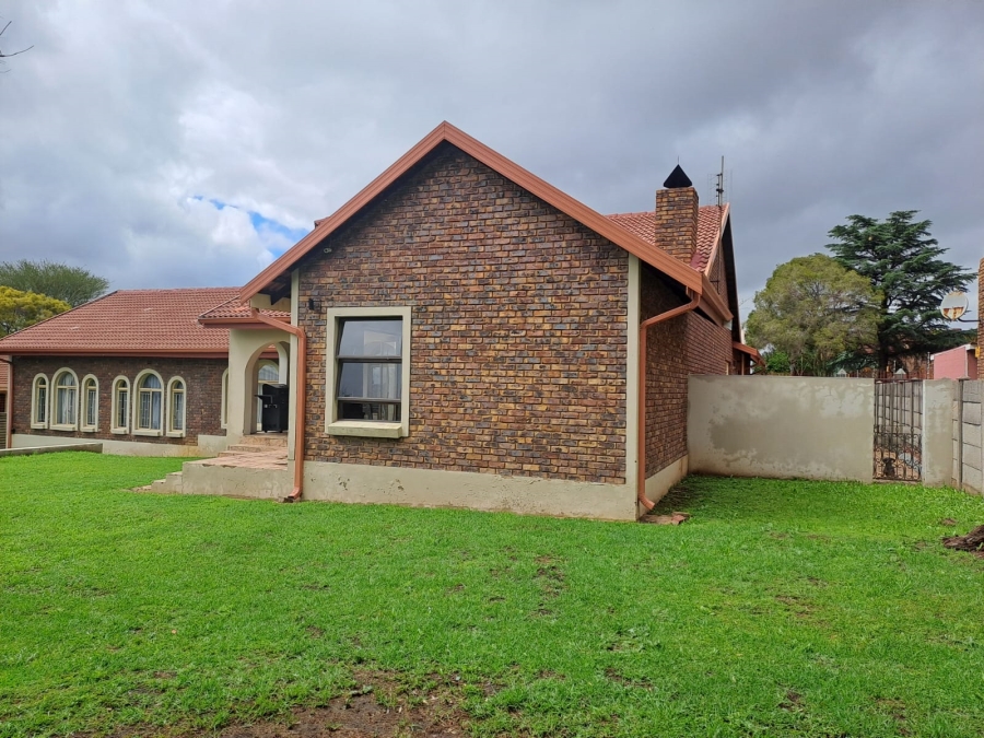 To Let 3 Bedroom Property for Rent in Ben Fleur Mpumalanga