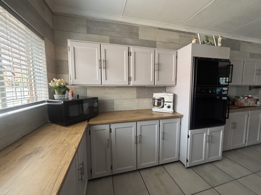 3 Bedroom Property for Sale in Ben Fleur Mpumalanga