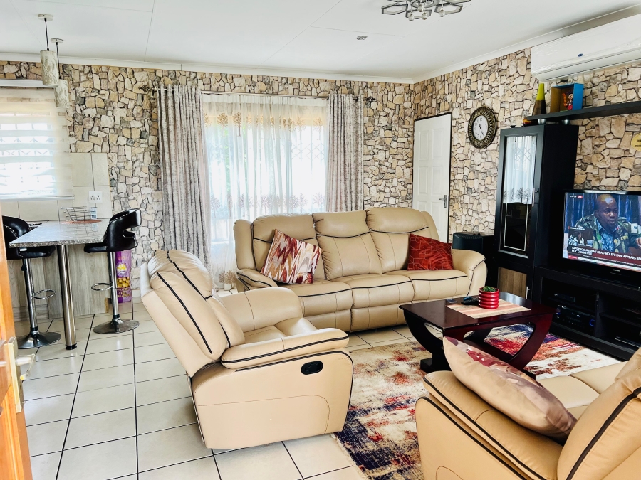3 Bedroom Property for Sale in Jackaroo Park Mpumalanga