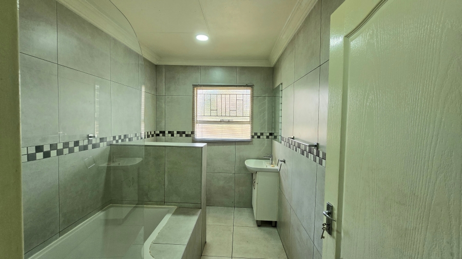 3 Bedroom Property for Sale in Reyno Ridge Mpumalanga