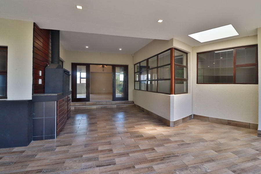 6 Bedroom Property for Sale in Sonheuwel Ext 1 Mpumalanga