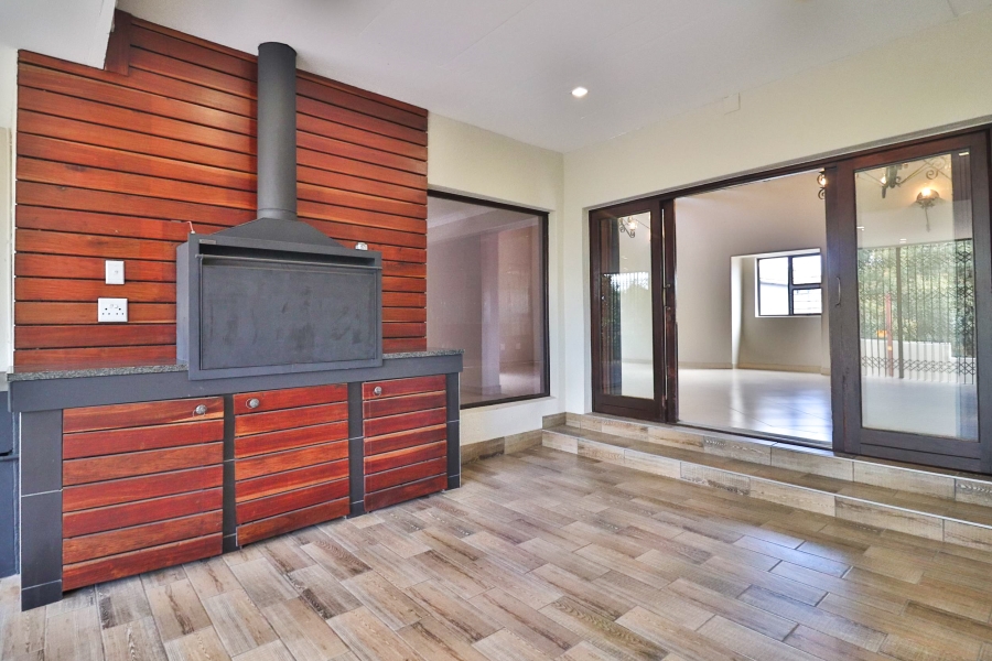 6 Bedroom Property for Sale in Sonheuwel Ext 1 Mpumalanga