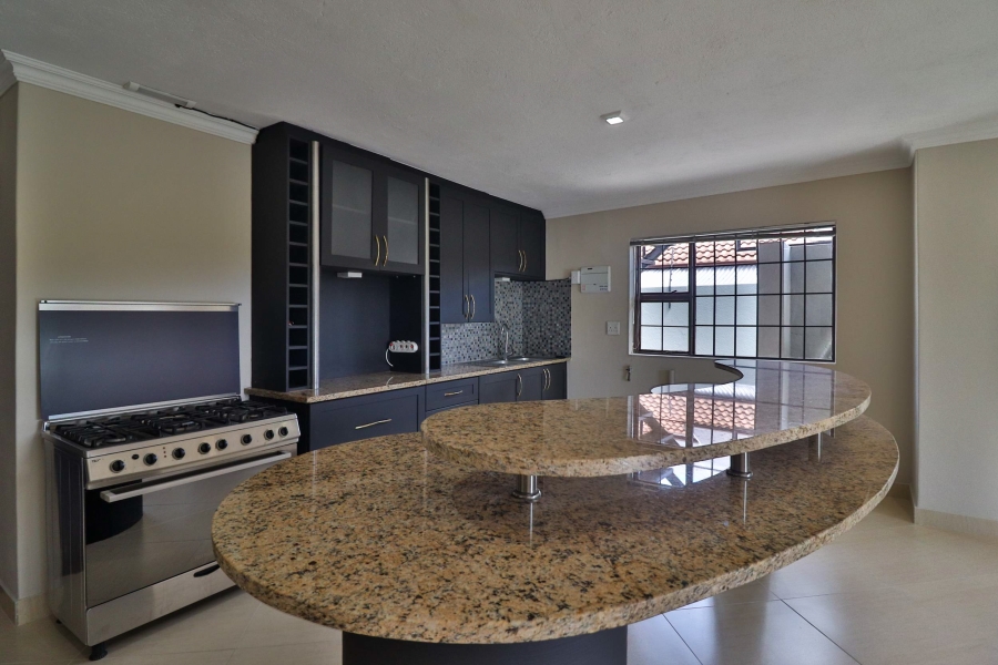 6 Bedroom Property for Sale in Sonheuwel Ext 1 Mpumalanga