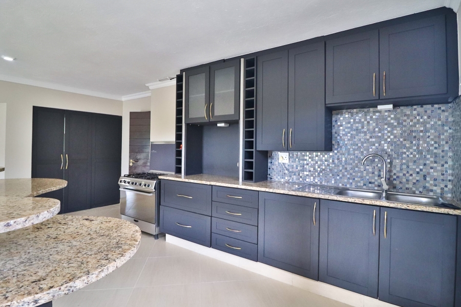 6 Bedroom Property for Sale in Sonheuwel Ext 1 Mpumalanga