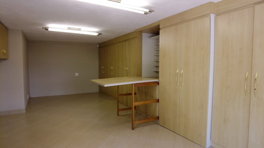 6 Bedroom Property for Sale in Sonheuwel Ext 1 Mpumalanga