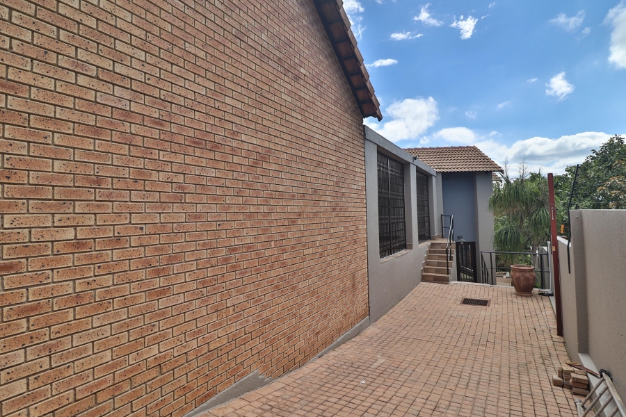 6 Bedroom Property for Sale in Sonheuwel Ext 1 Mpumalanga