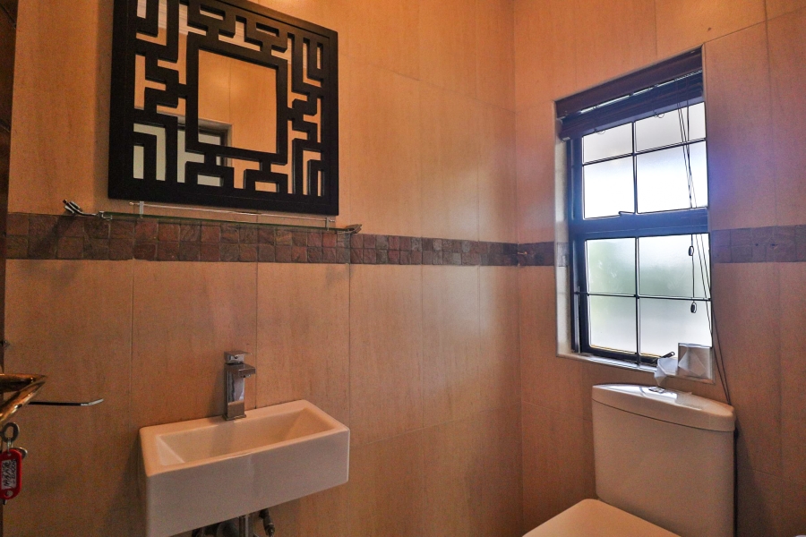 6 Bedroom Property for Sale in Sonheuwel Ext 1 Mpumalanga