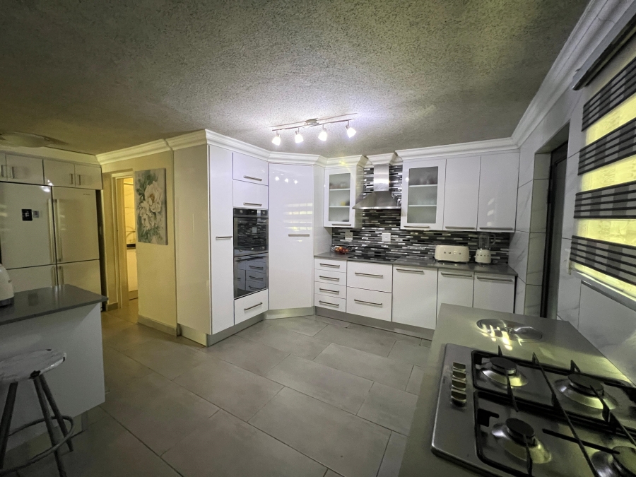 To Let 4 Bedroom Property for Rent in Stonehenge Mpumalanga