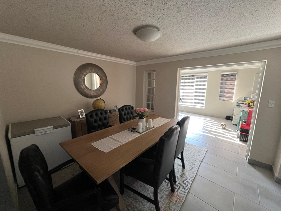 To Let 4 Bedroom Property for Rent in Stonehenge Mpumalanga