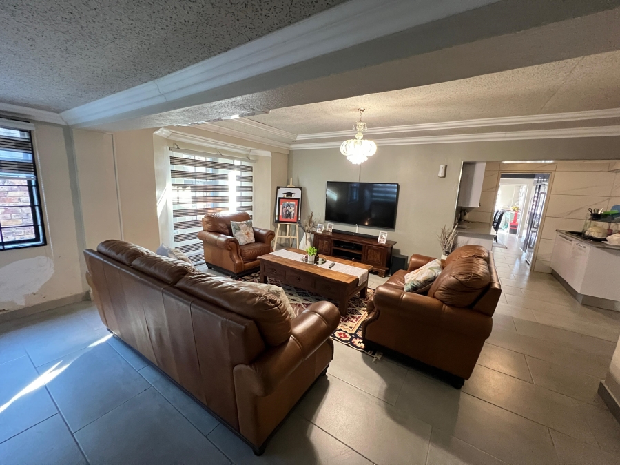 To Let 4 Bedroom Property for Rent in Stonehenge Mpumalanga